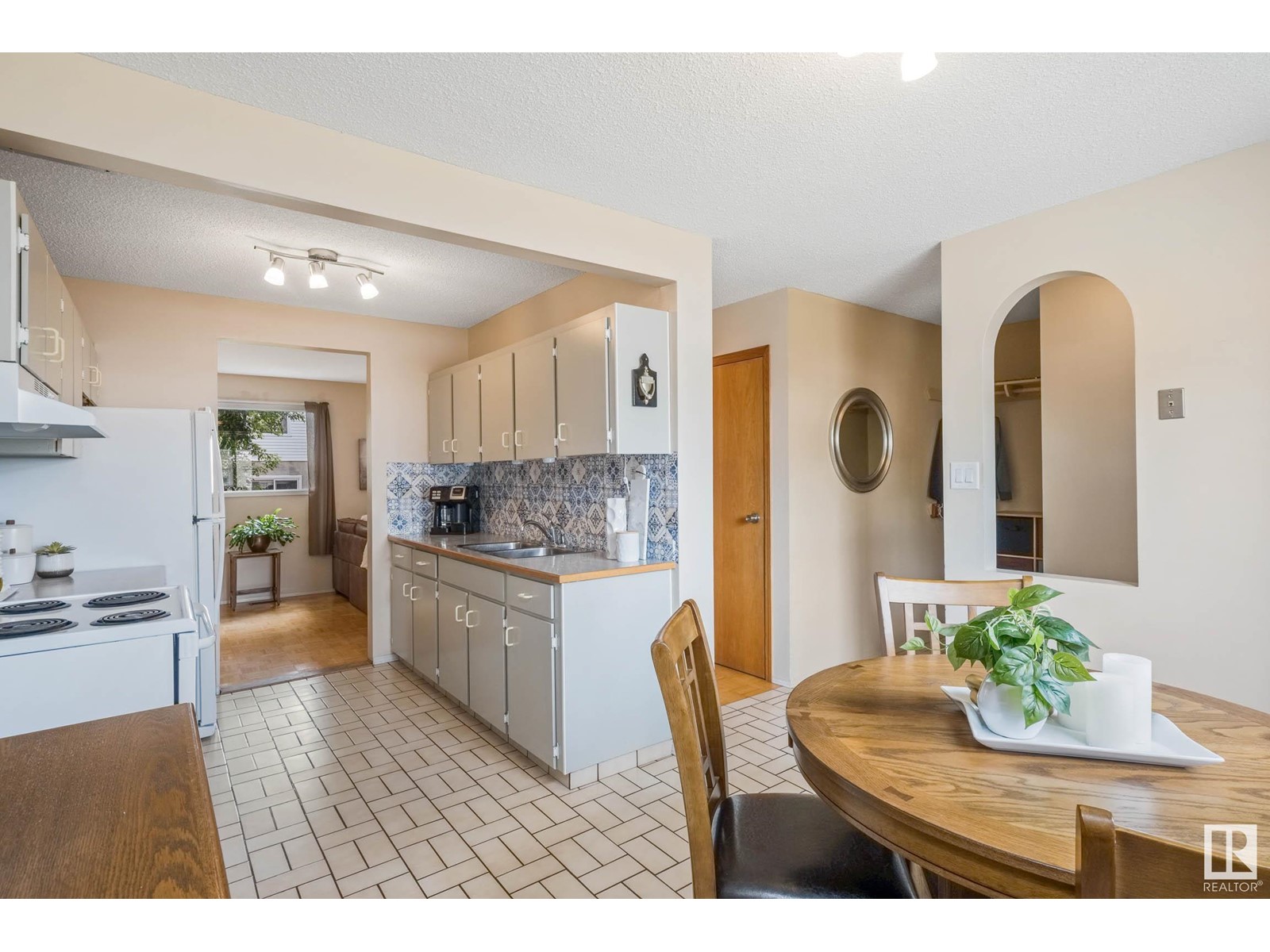 1142 Millbourne Road E, Edmonton, AB, T6K 1W1