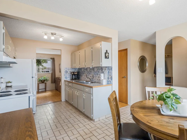 1142 Millbourne Road E, Edmonton, AB, T6K 1W1