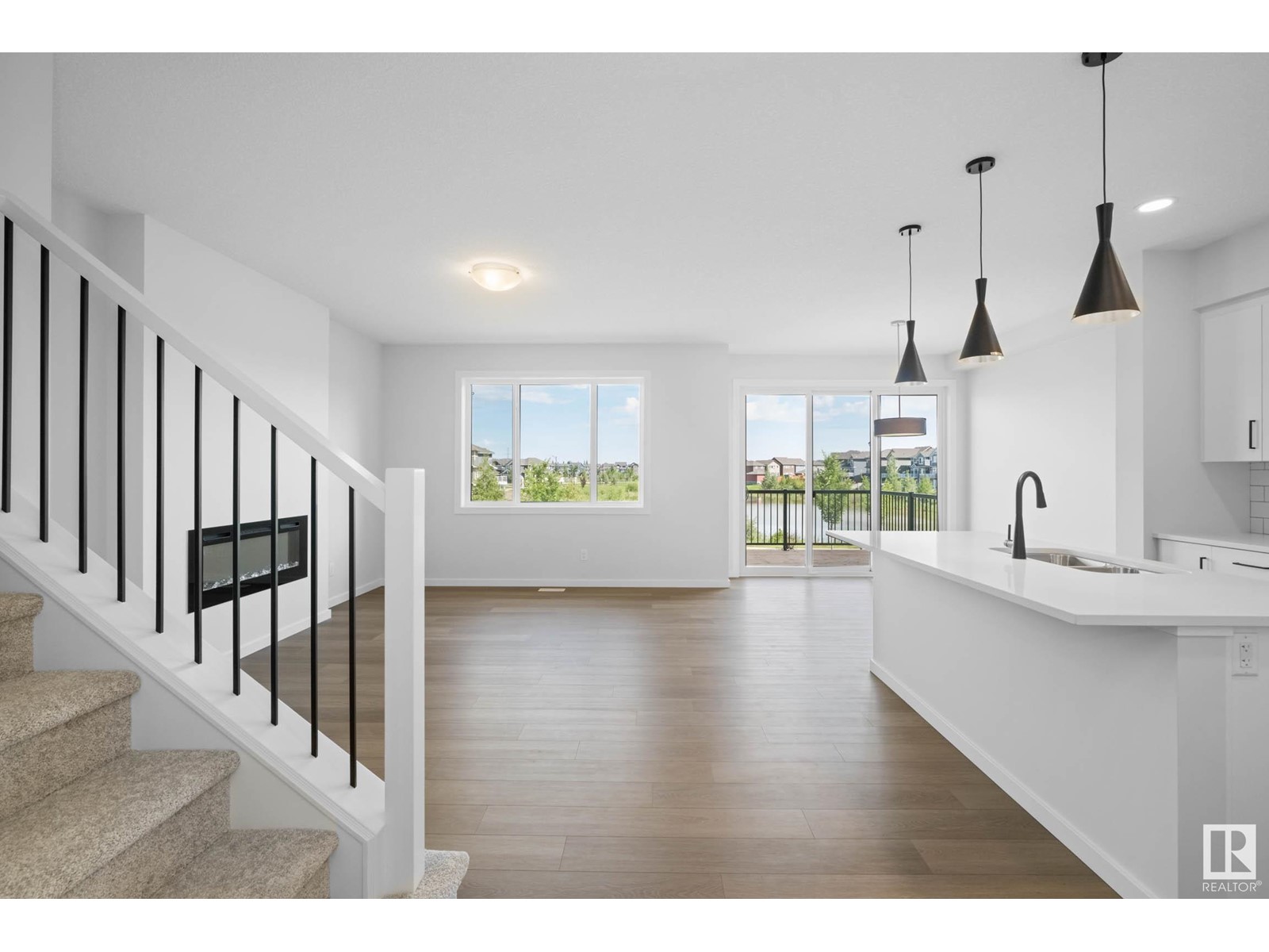 SW-4916 Hawthorn Place SW, Edmonton, AB, T6X 3A8