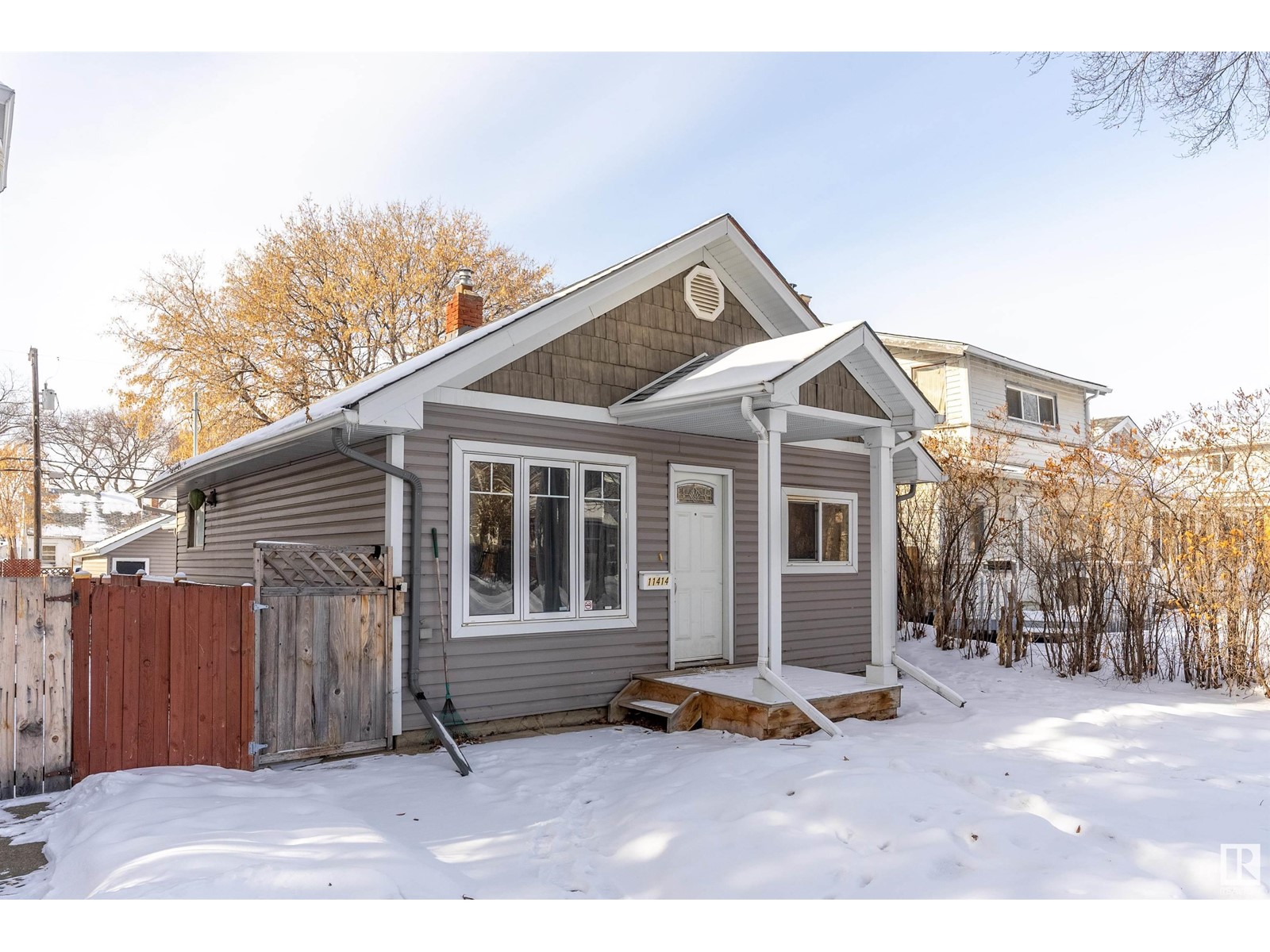 11414 89 Street NW, Edmonton, AB, T5B 3T8