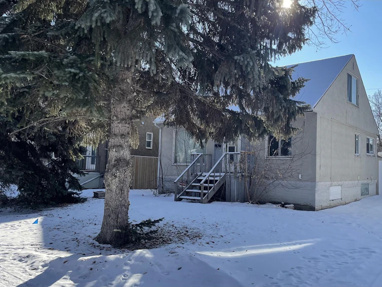 10723 70 Avenue NW, Edmonton, AB, T6H 2G4