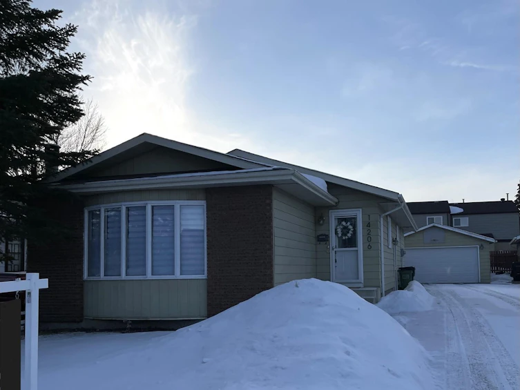 14206 22a Street NW, Edmonton, AB, T5Y 1E1