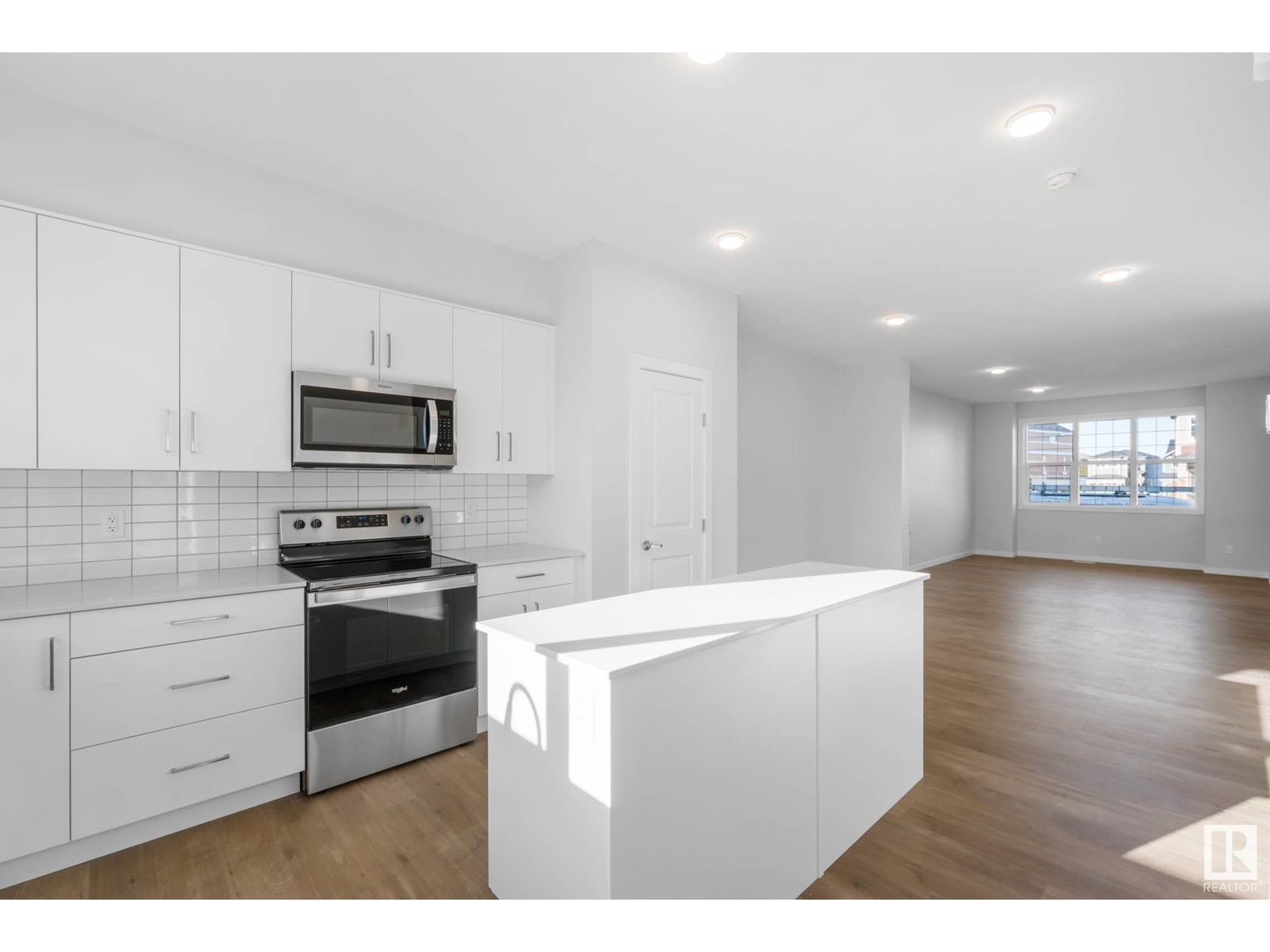 8113 226a Street NW, Edmonton, AB, T5T 7S8