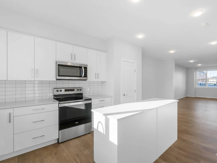 8113 226a Street NW, Edmonton, AB, T5T 7S8