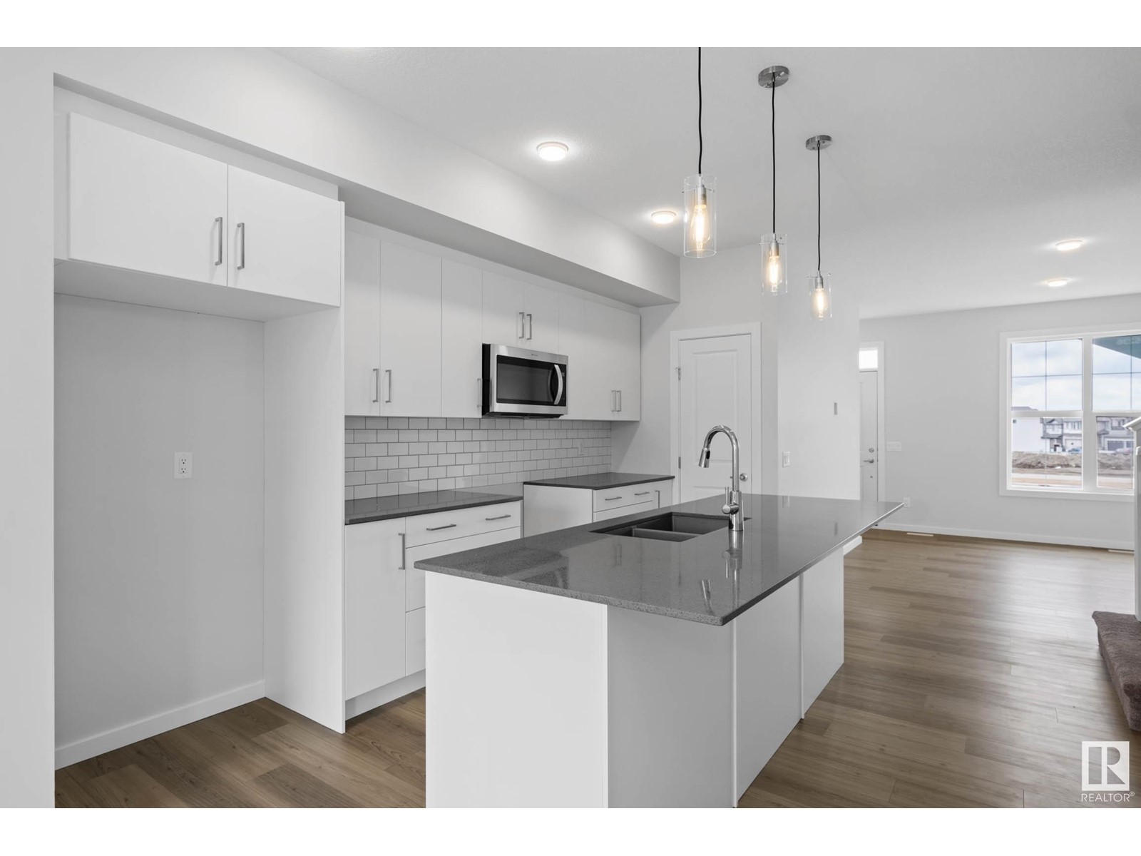 2081 Maple Road NW, Edmonton, AB, T6T 2S8