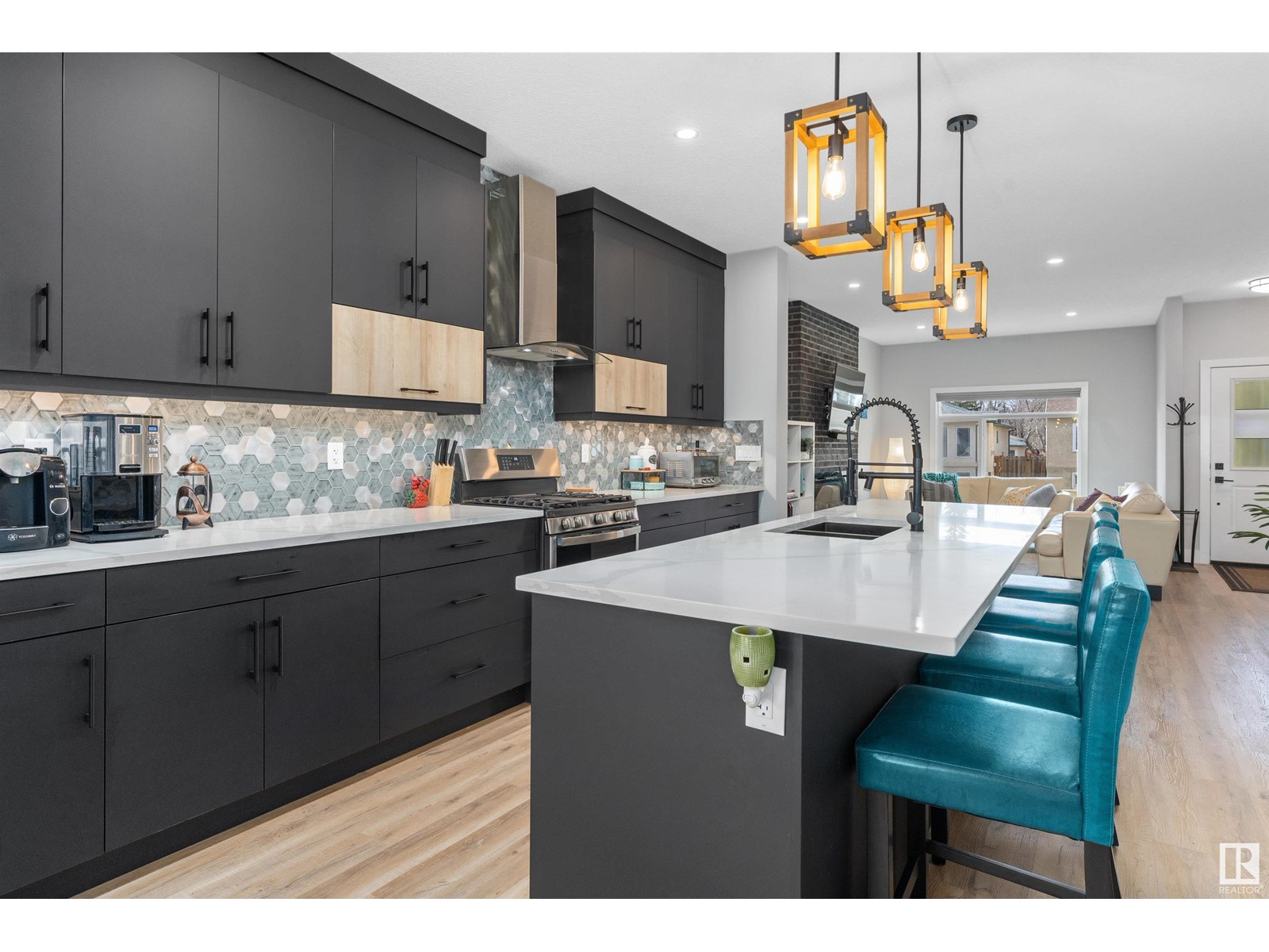 10207 79 Street NW, Edmonton, AB, T6A 3G6