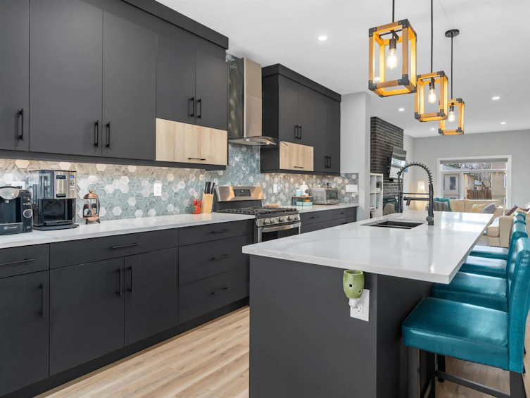 10207 79 Street NW, Edmonton, AB, T6A 3G6