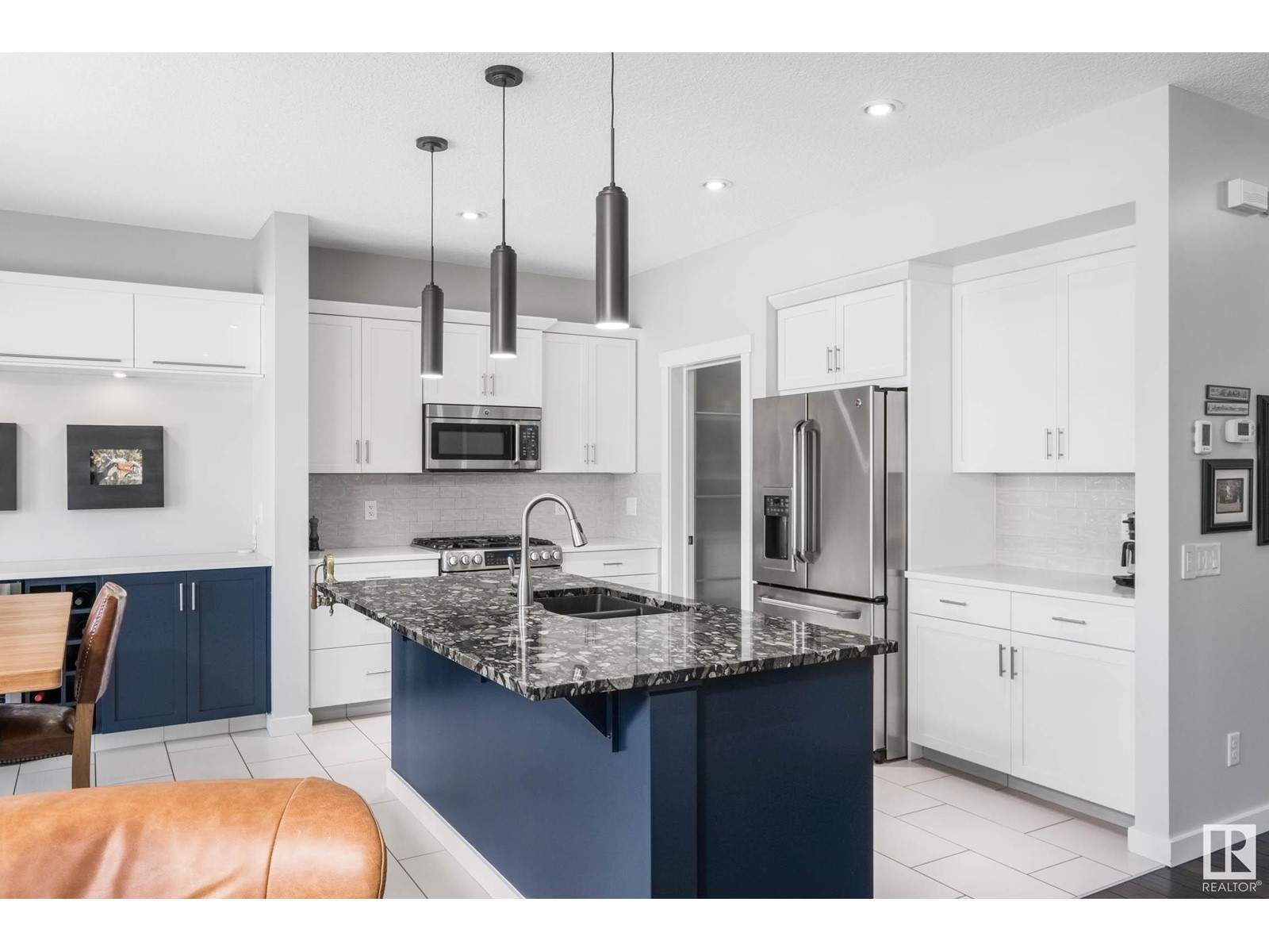 8436 18 Avenue SW, Edmonton, AB, T6X 0R7
