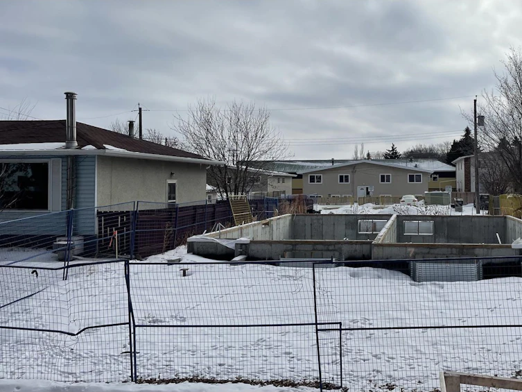 10415 68 Avenue NW, Edmonton, AB, T6H 2A8