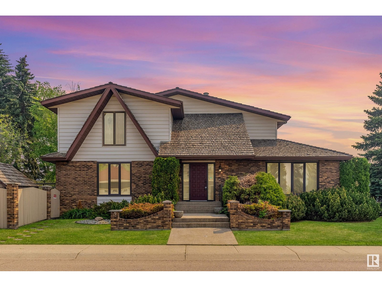 2925 111b Street NW, Edmonton, AB, T6J 4R5