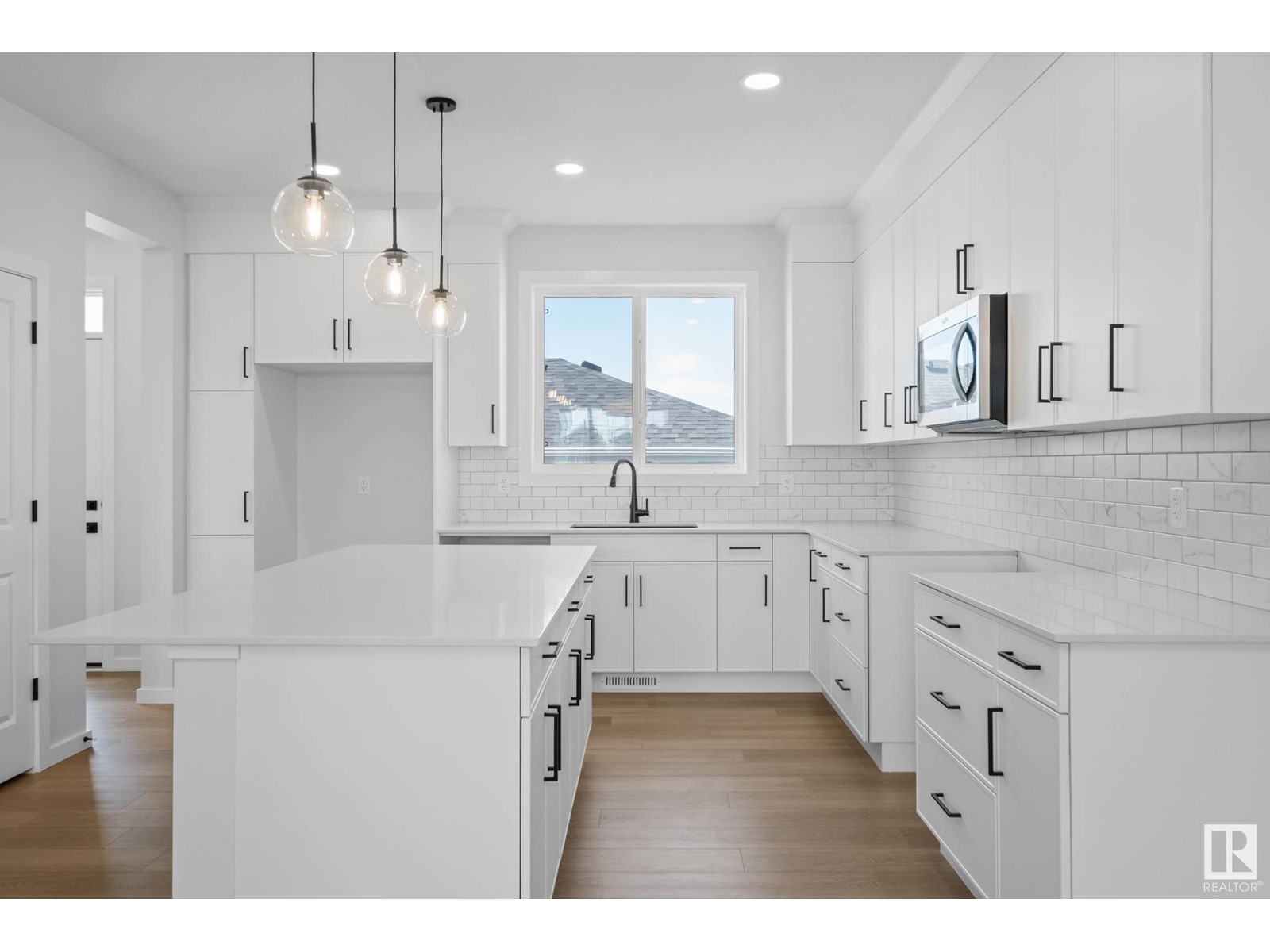 7012 54 Avenue, Beaumont, AB, T4X 2Z9