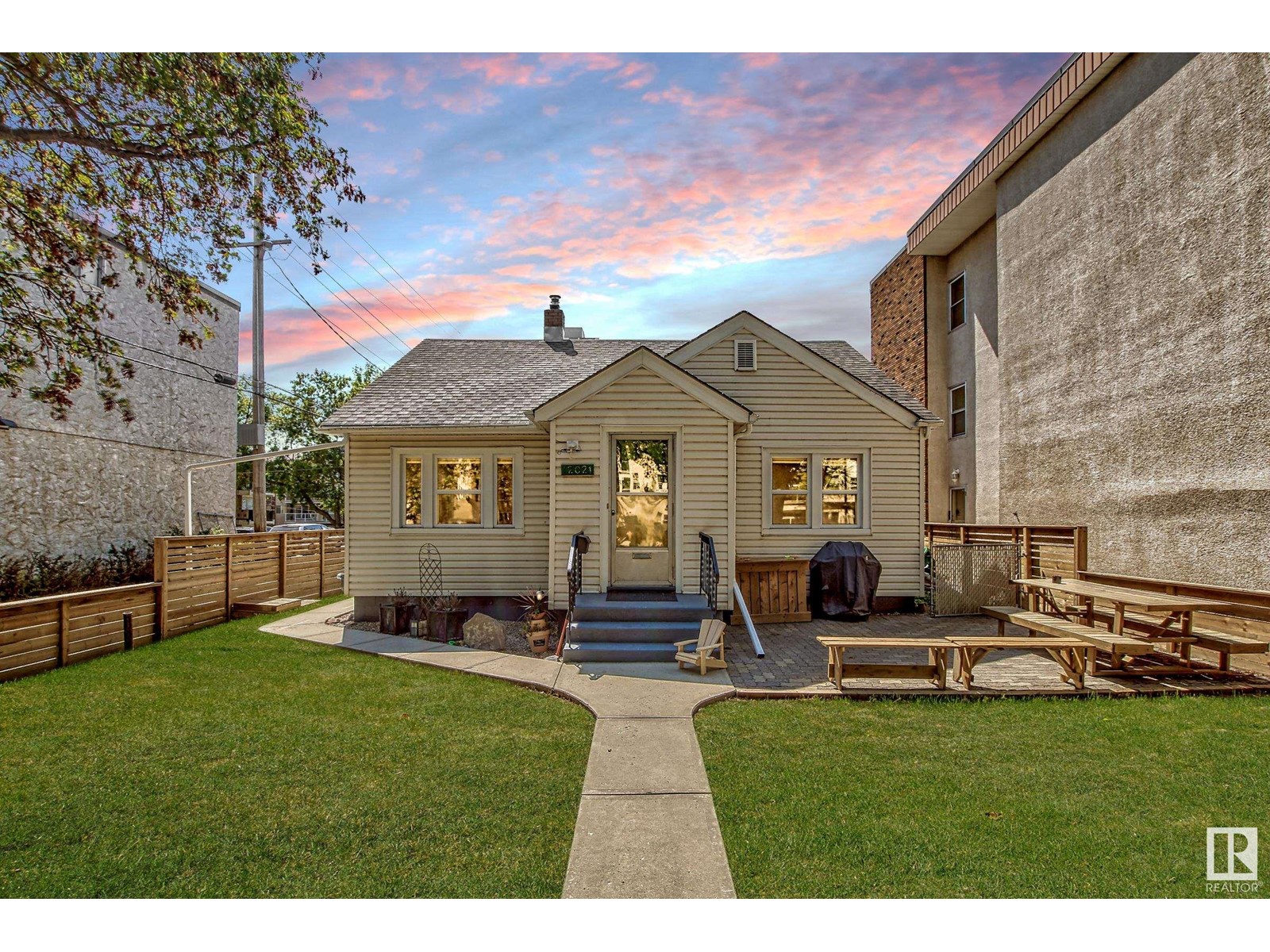 12021 103 Avenue NW, Edmonton, AB, T5K 0S9
