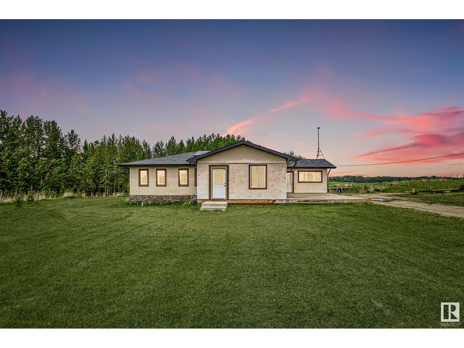 54119 Rge Rd 25, Rural Lac Ste. Anne County, AB, T0E 1V0