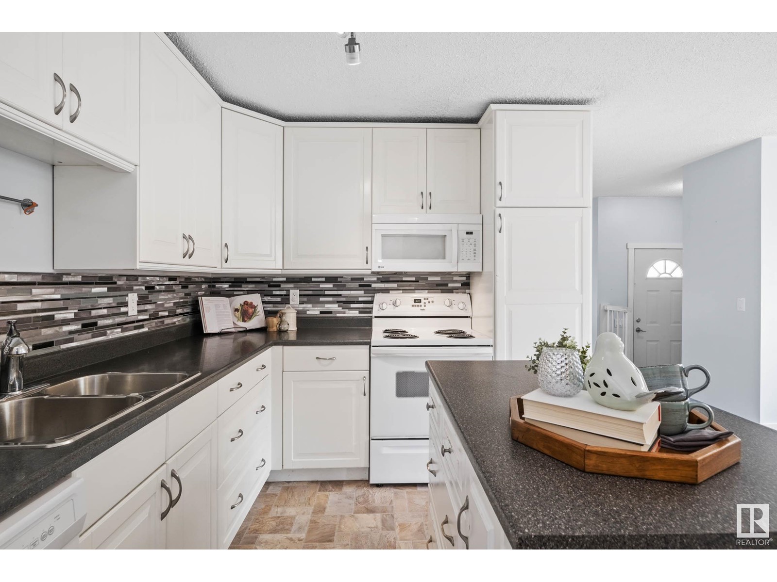 5106 55 Street, Beaumont, AB, T4X 1J9