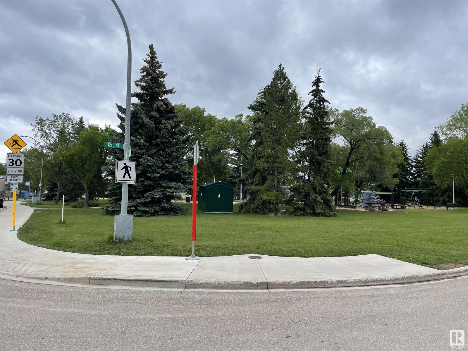 12404 49 Avenue NW, Edmonton, AB, T6H 0H2