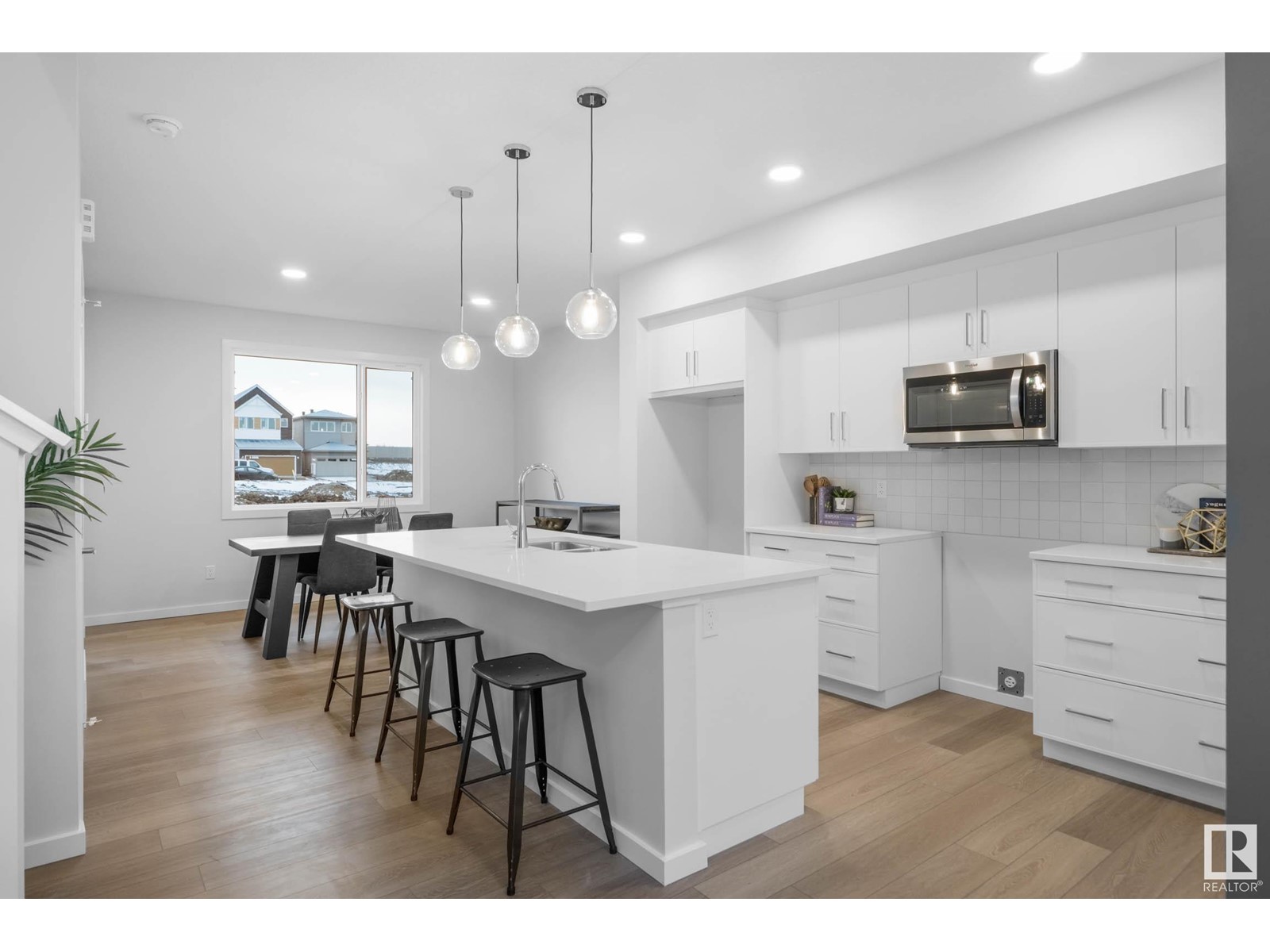 20755 25 Avenue NW, Edmonton, AB, T6M 1P4