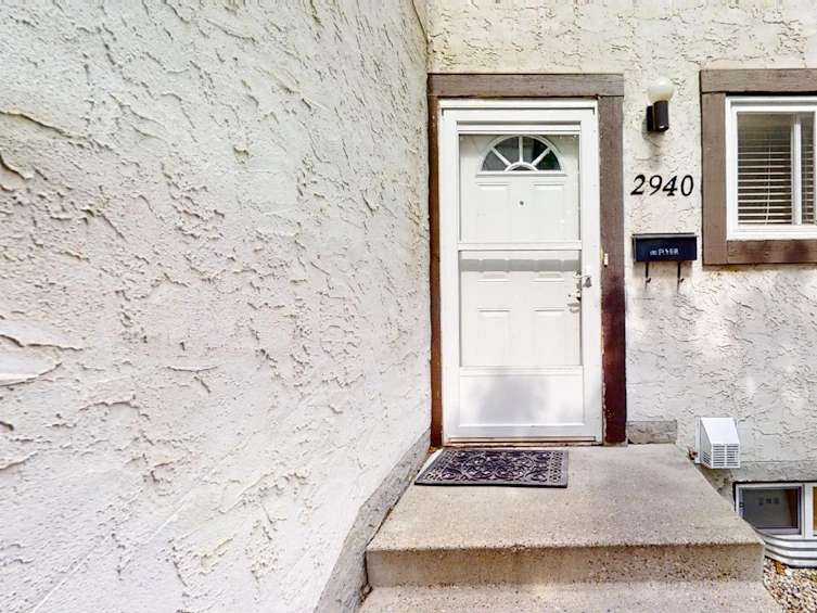 2940 36 Street NW, Edmonton, AB, T6L 5H4