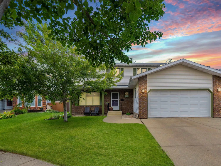 10 Loyola Place, St. Albert, AB, T8N 4M1