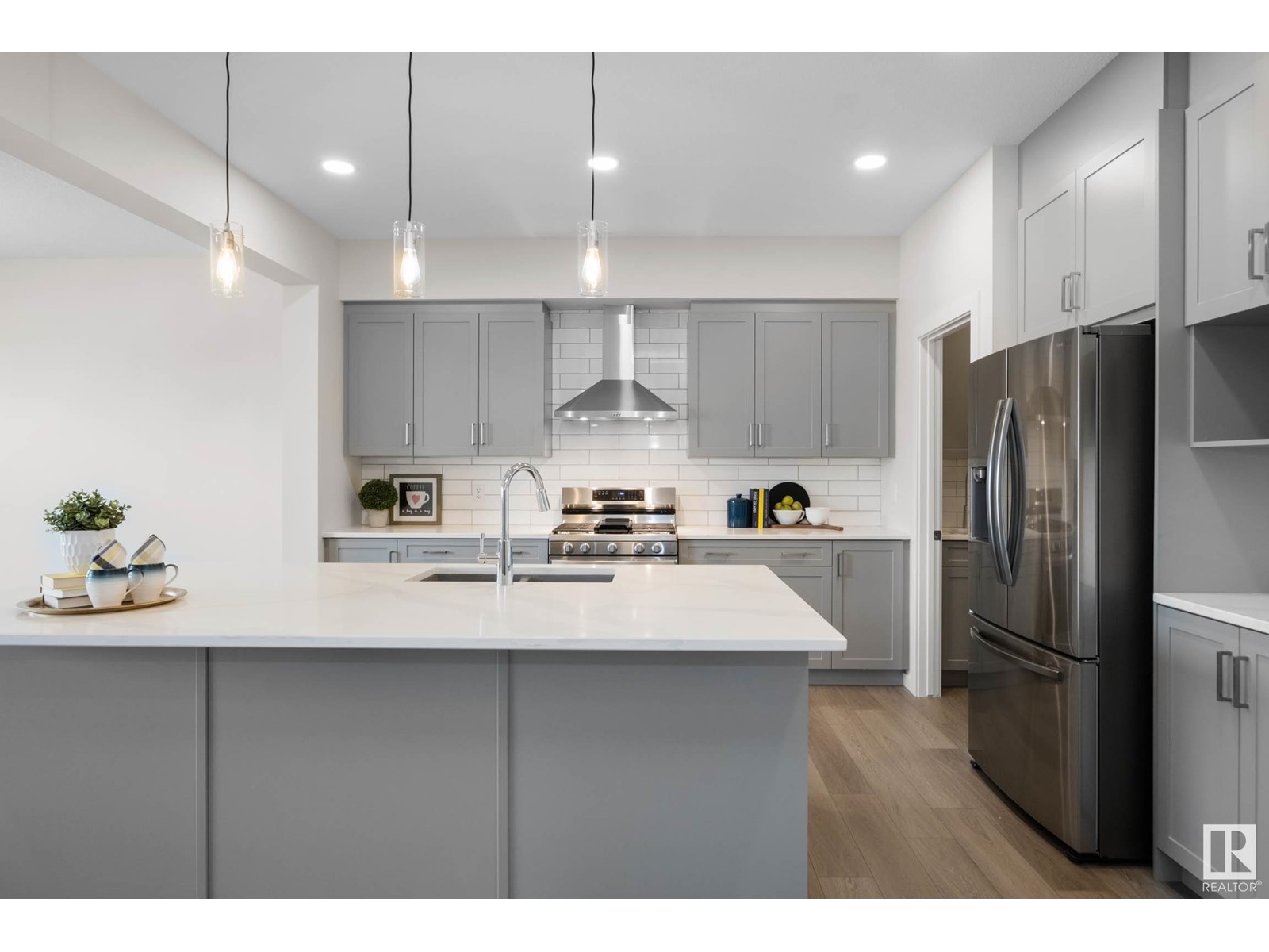 2431 207 Street NW, Edmonton, AB, T6M 1P1