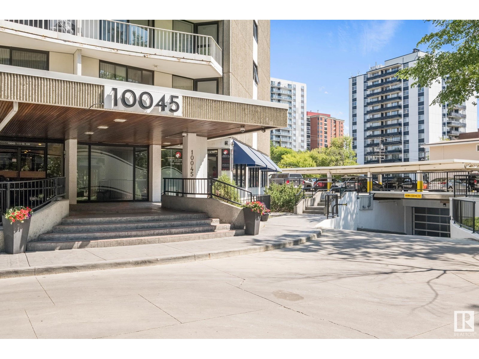 1502-10045 117 Street NW, Edmonton, AB, T5K 1W8