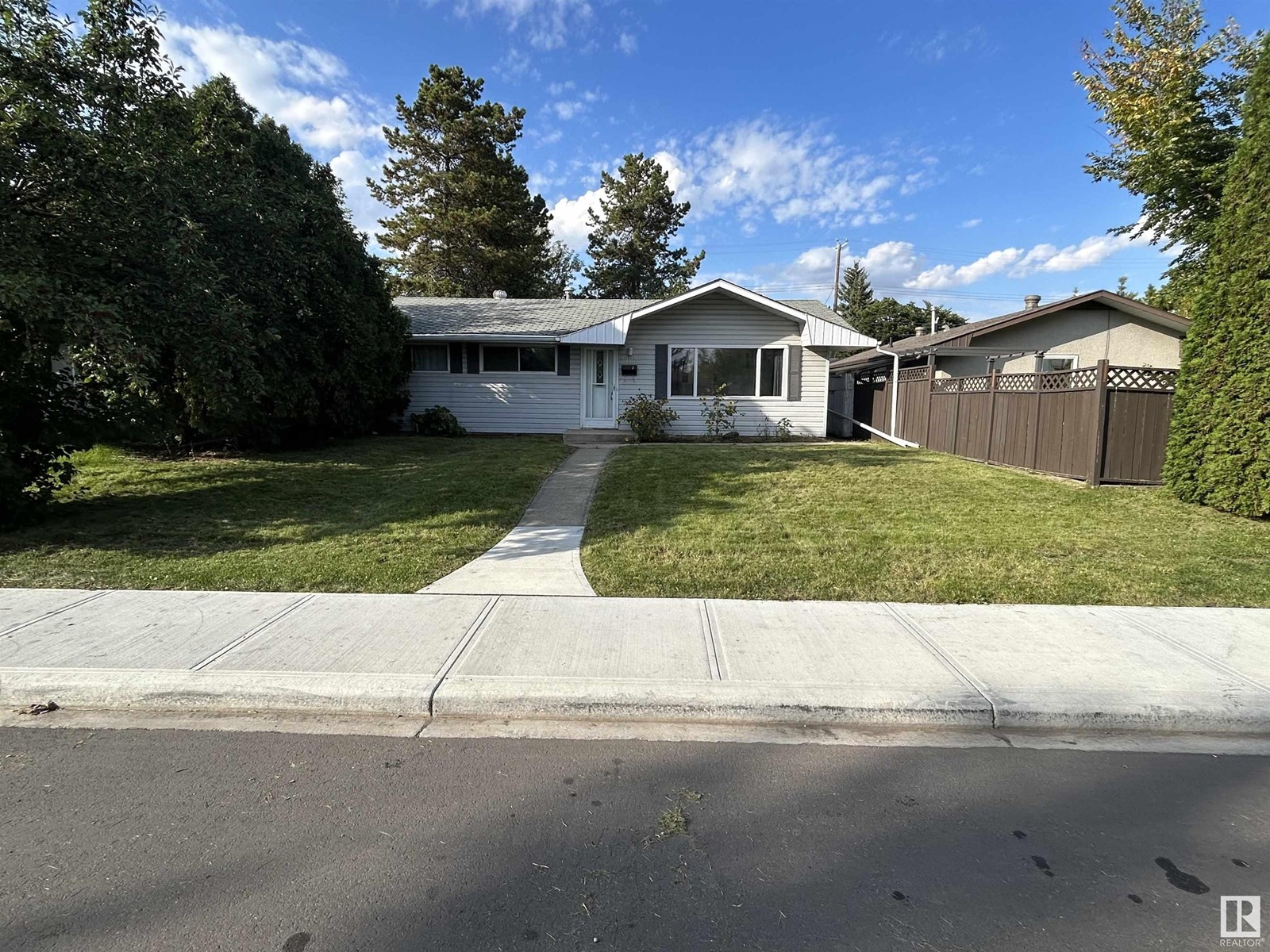 10508 52 Avenue NW, Edmonton, AB, T6H 0P1