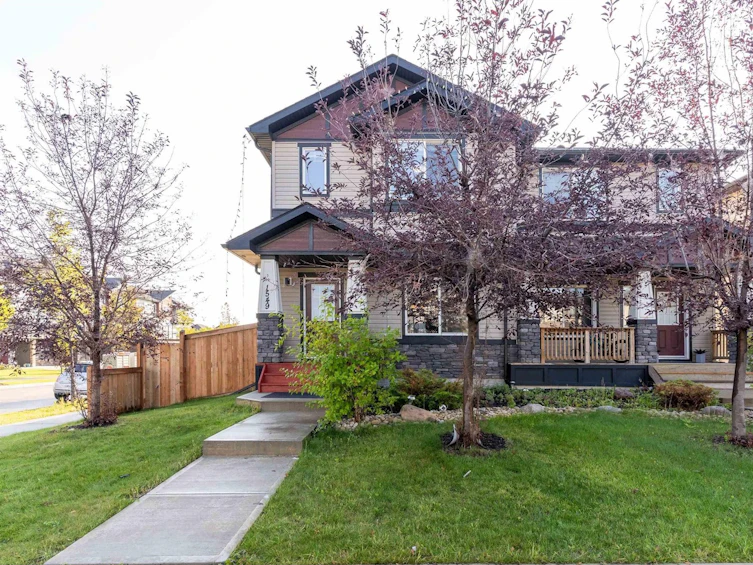 1549 33b Street NW, Edmonton, AB, T6T 0X6