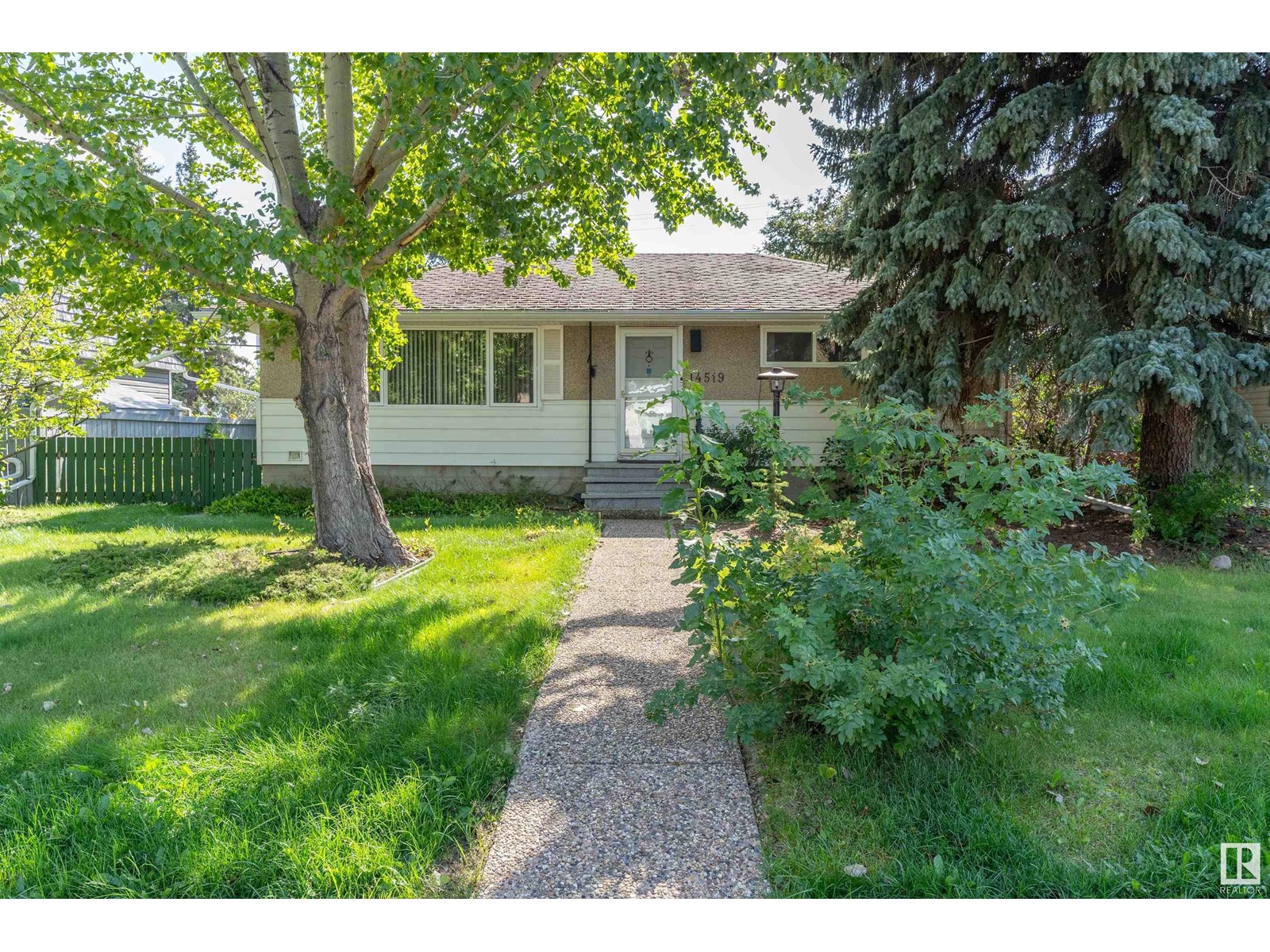 14519 86 Avenue NW, Edmonton, AB, T5R 4B5
