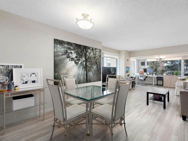 305-10011 123 Street NW, Edmonton, AB, T5M 1N9