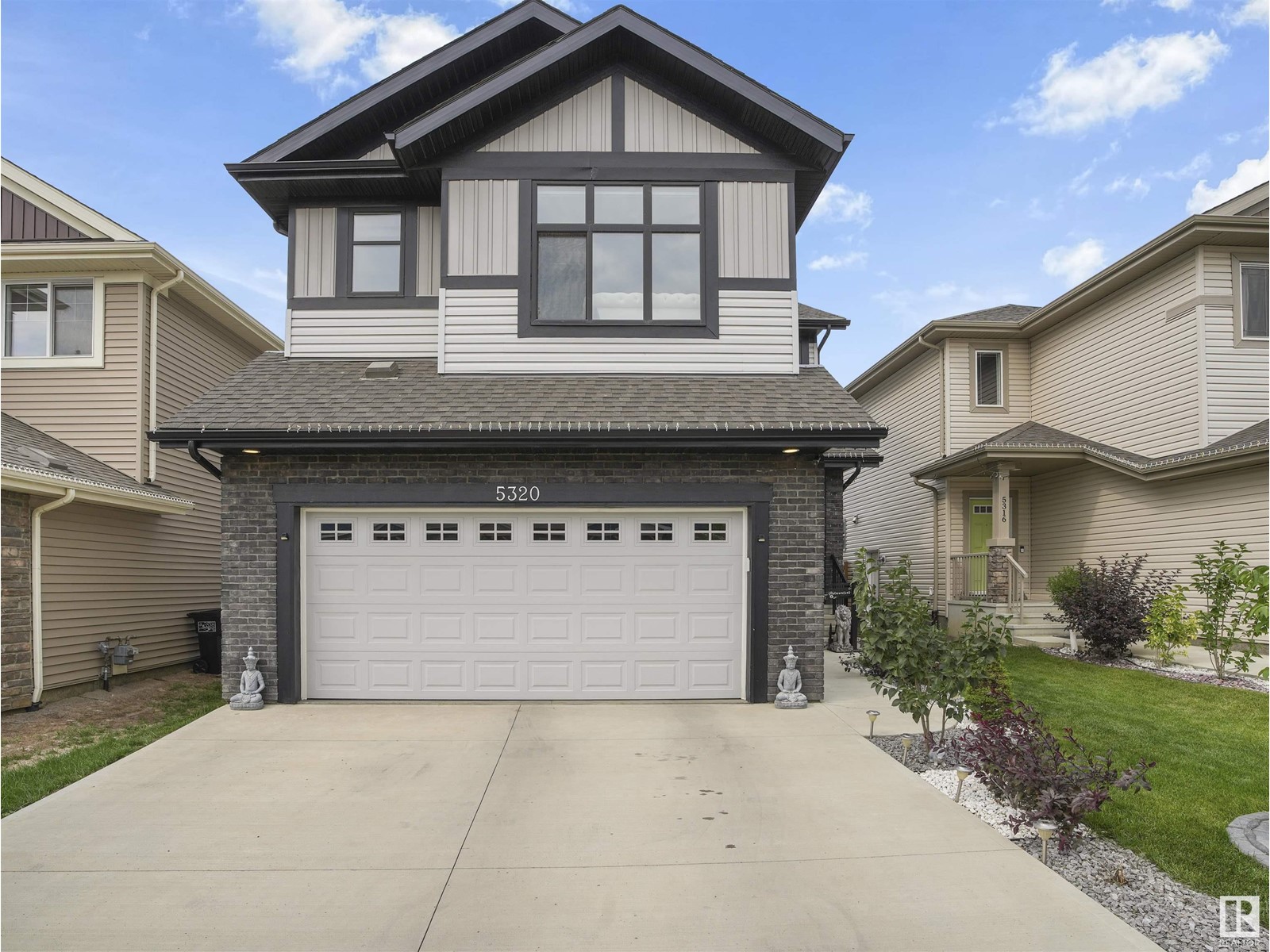 SW-5320 22 Avenue SW, Edmonton, AB, T6X 2H8