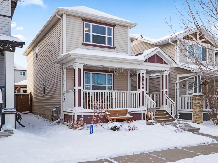 9748 220 Street NW, Edmonton, AB, T5T 4J9