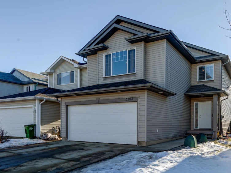 3263 24 Avenue NW, Edmonton, AB, T6T 1Y6