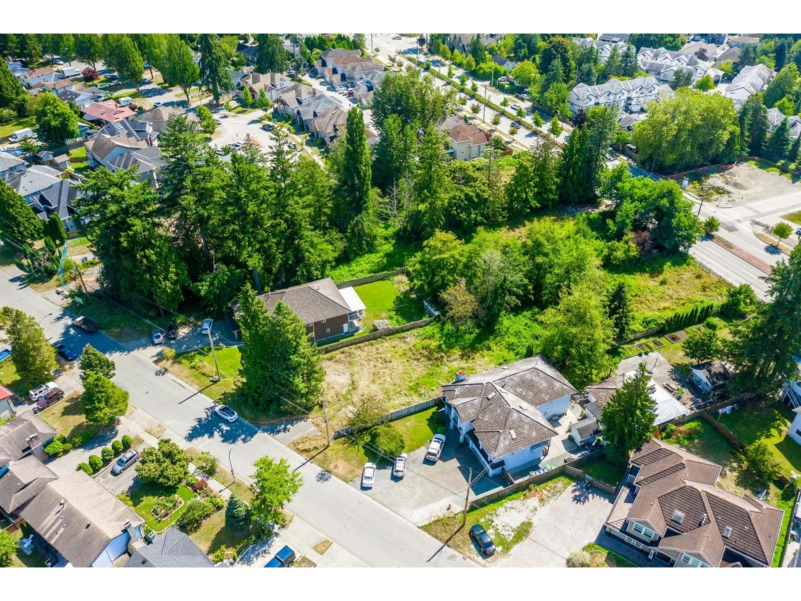 14938 92, Surrey, BC, V3R 1C1 - 15