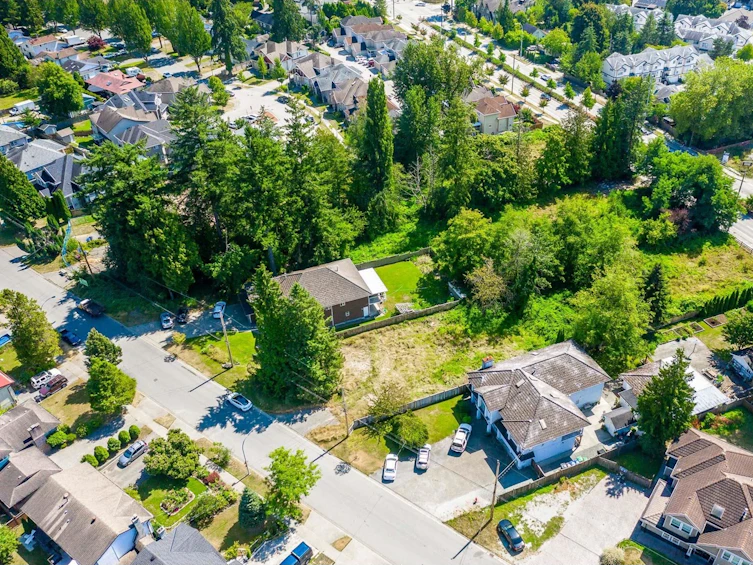 14938 92, Surrey, BC, V3R 1C1 - 15