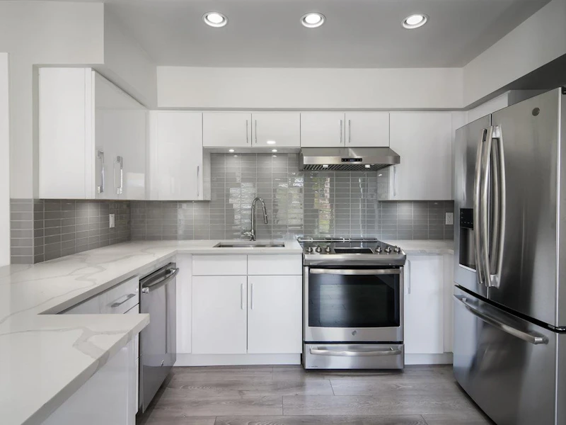 7 - 15989 Marine Drive, Surrey BC V4B 1G1