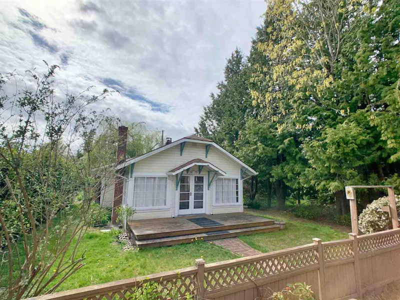 2873 Mckenzie Avenue, Surrey BC V4A 3H5