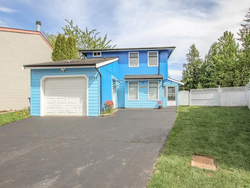7314 128b Street, Surrey BC V3W 7E5