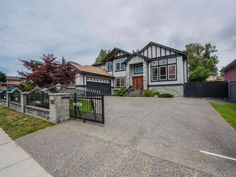 12087 90th Avenue, Surrey BC V3V 1B6