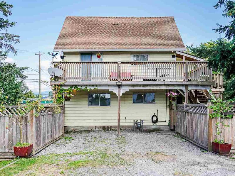 12421 113b Avenue, Surrey BC V3V 3M6