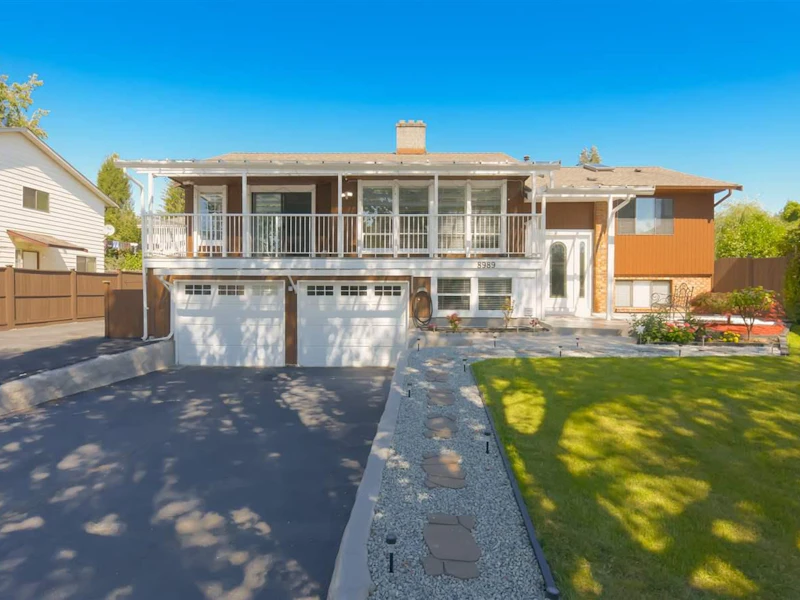 8989 146a Street, Surrey BC V3R 7A1