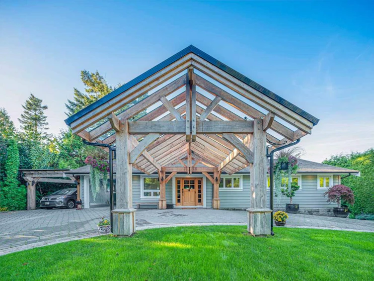 2701 Crescent Drive, Surrey, BC, V4A 3J9