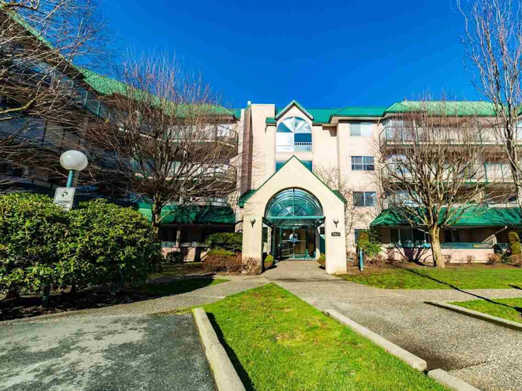 209-2964 Trethewey Street, Abbotsford, BC, V2T 6P4