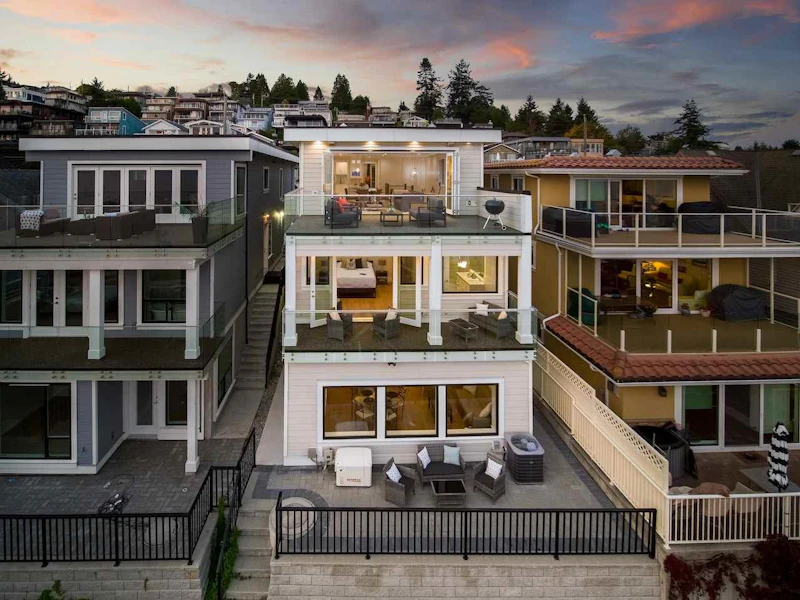 15434 Victoria Avenue, Surrey BC V4B 1H3