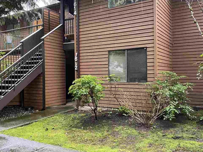 1612 - 10620 150th Street, Surrey BC V3R 7K2