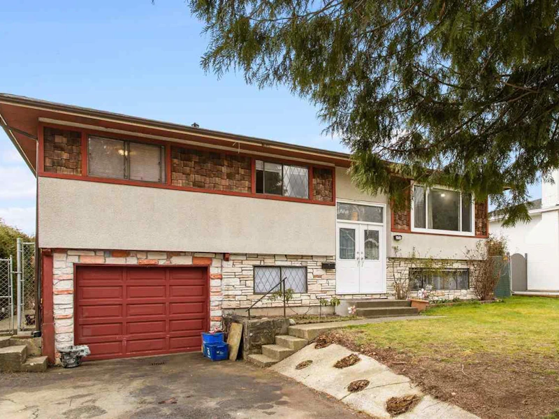 9042 Prince Charles Boulevard, Surrey BC V3V 1R5