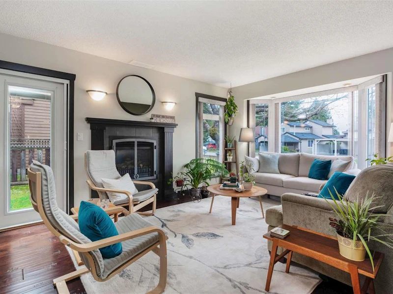 14780 101a Avenue, Surrey BC V3R 7E7