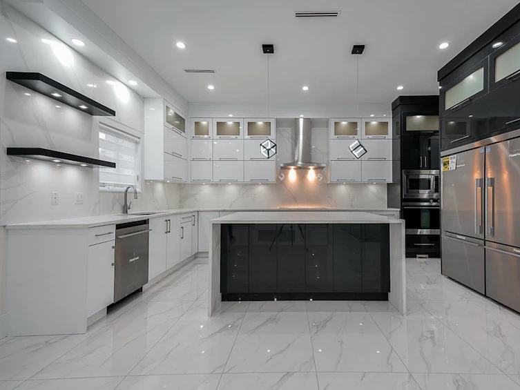 9492 156 Street, Surrey, BC, V3R 5T1