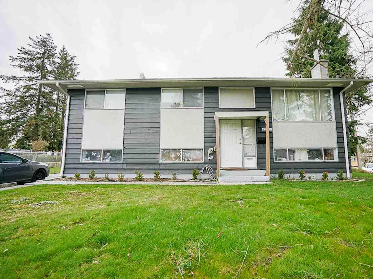12485 96a Avenue, Surrey, BC, V3V 2B1