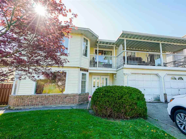 8453 148a Street, Surrey, BC, V3S 7K5