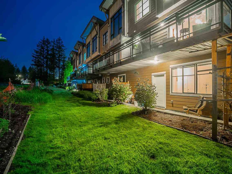 75-9989 East Barnston Drive, Surrey, BC, V4N 6N3