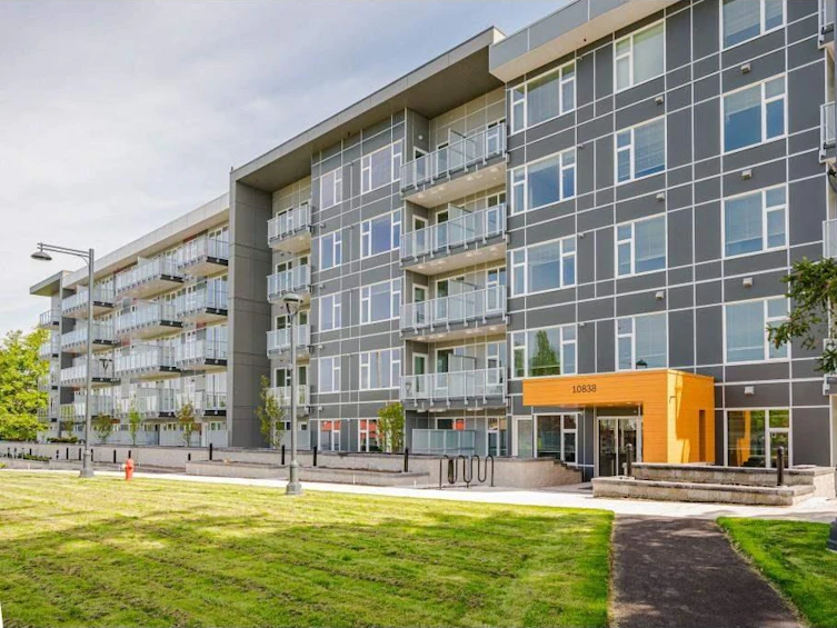 217-10838 Whalley Boulevard, Surrey, BC, V3R 0G8